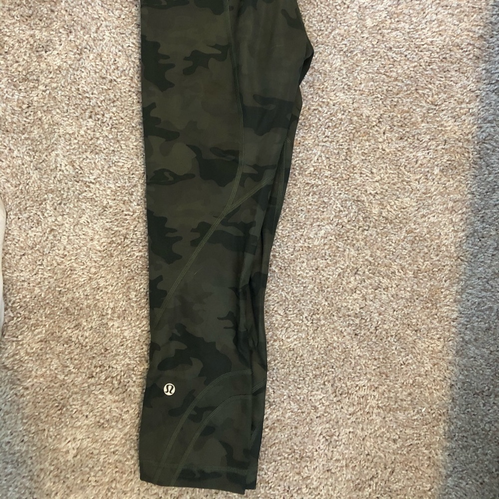 Lululemon inspire crop
